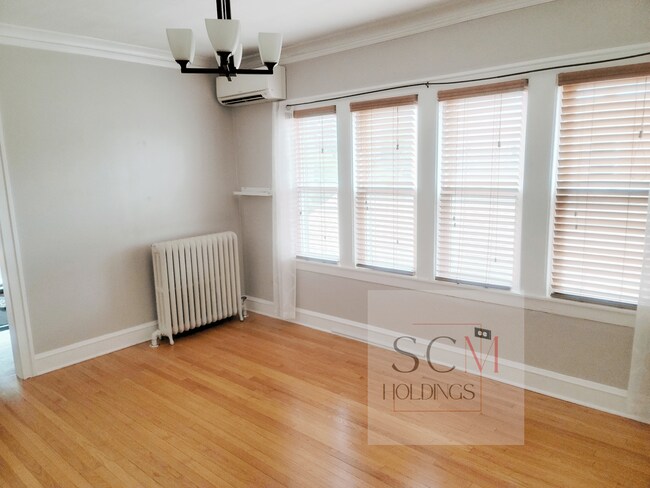 Dining - 2226 Greenwood St