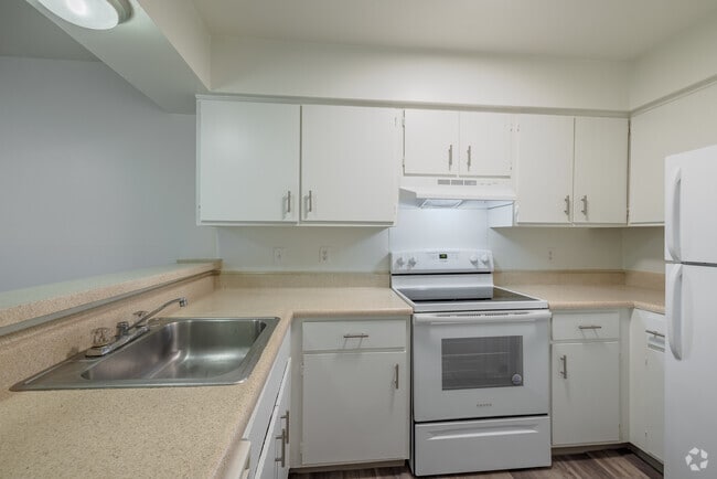 2BR, 1BA Kitchen - Mapleridge