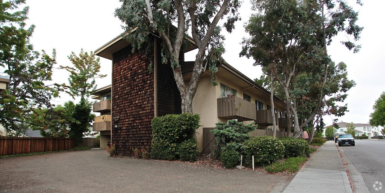 Primary Photo - 300 Oxford Way