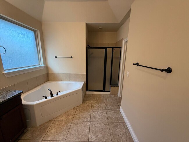 Building Photo - 3 bedroom + office  or 4th bedroom, storm shelter, neighborhood pond and walking track!