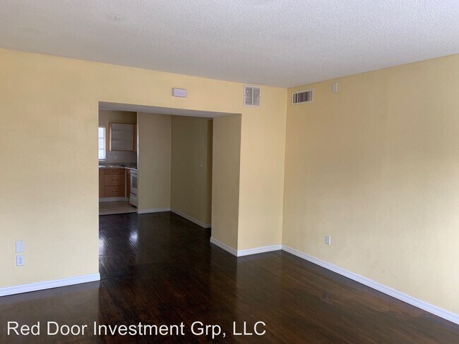 Building Photo - 314-320 W Howry Ave
