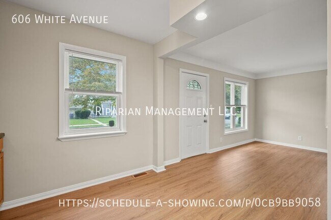 Foto del edificio - Beautiful Lincoln Park home