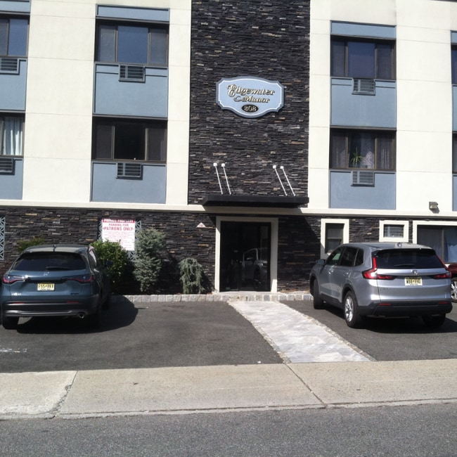Building Photo - 208 Undercliff Ave