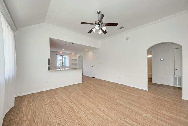 Foto del edificio - 4511 Halliday Ave