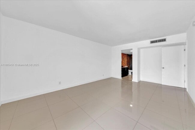 Foto del edificio - 3101 N Country Club Dr