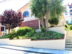 Building Photo - 2006 Mathews Ave