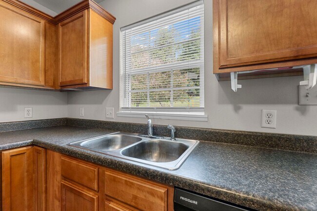 Building Photo - 2 Bedroom Home In Cape Girardeau