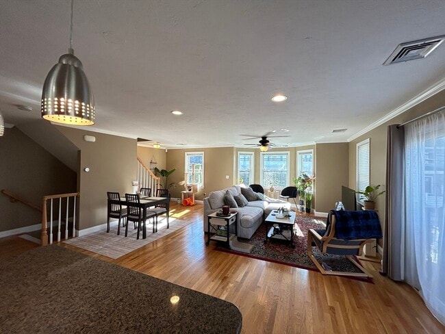 Building Photo - 90 High St