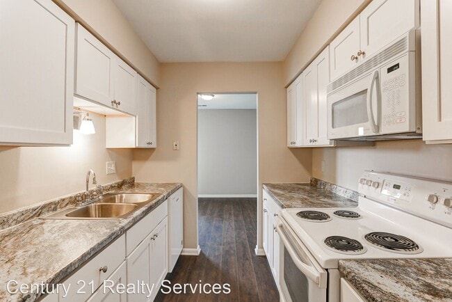 Building Photo - 1 br, 1 bath House - 811 Brian Dr. Unit 304