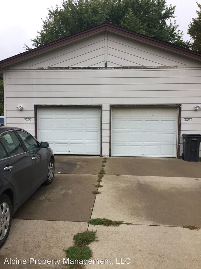 Building Photo - 3205 N Wayland Ave
