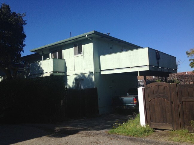 Duplex Deck with Ocean Views - 543 Monroe St