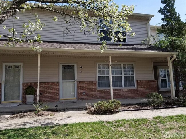 Foto del edificio - 121 Sassafras Ct