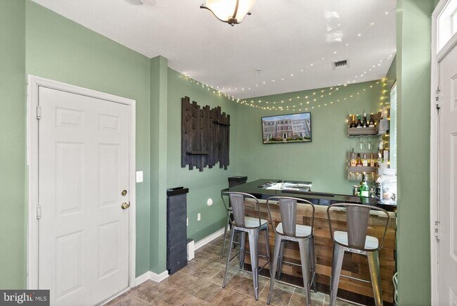 Building Photo - 21764 Dragons Green Square