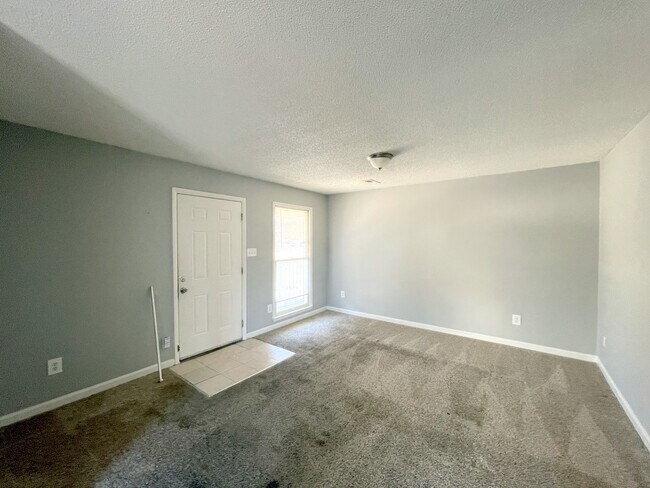 Foto del edificio - 1507 Halston Cir NW