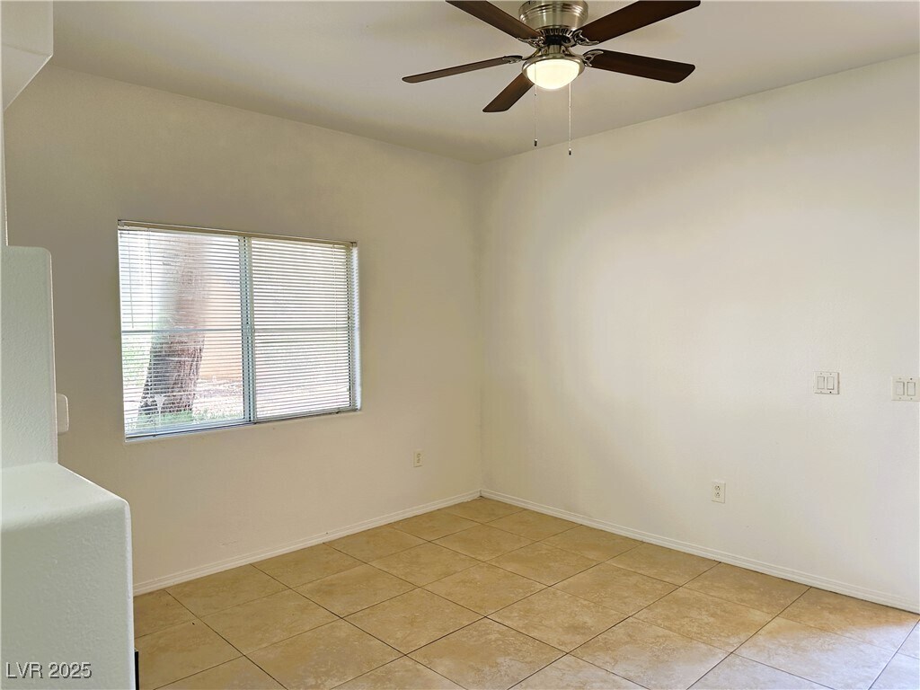 Foto principal - 8501 W University Ave