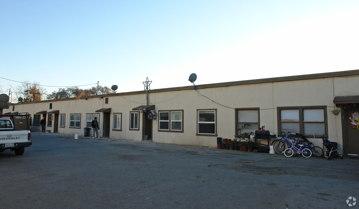 Foto del edificio - 1052 N Sanborn Rd