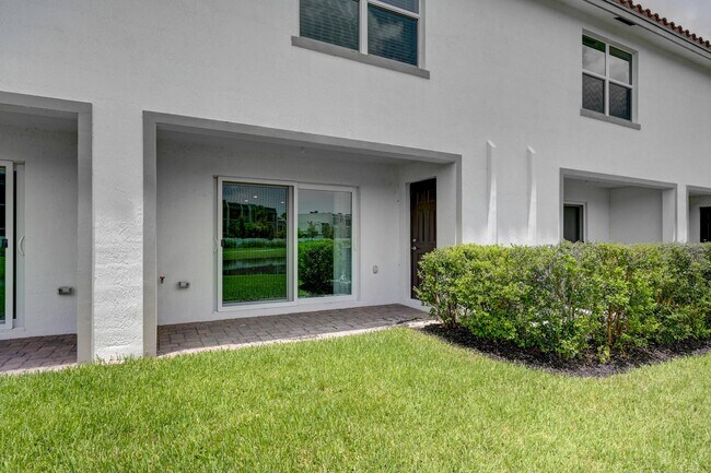 Foto del edificio - 6766 Broadwater Ln