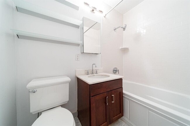 Building Photo - 227 Christopher Columbus Dr