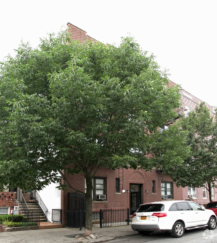 Building Photo - 1726 66th St