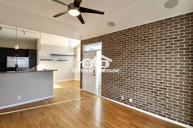 Building Photo - Available now - Bright 2BD/2BA Condo w/ Two Car Garage