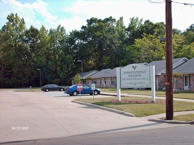 Primary Photo - Independence Meadows