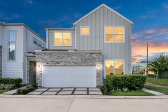 Building Photo - 8821 Hollister Pine Ct