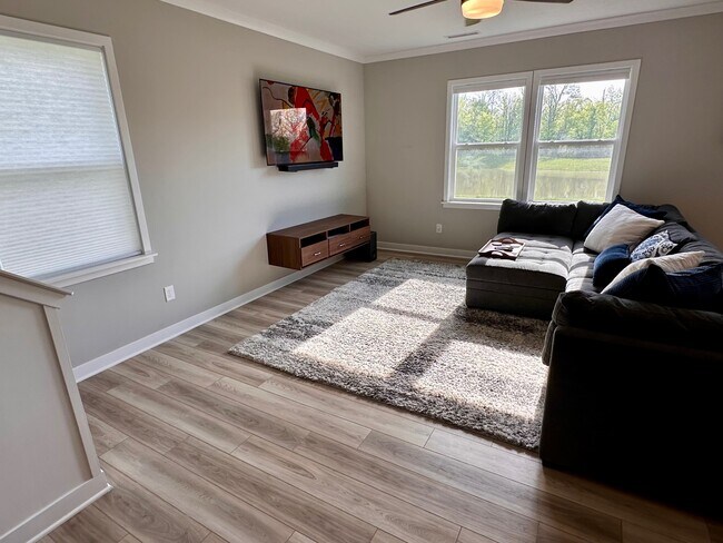 Foto del edificio - 721 Scarsdale Ln