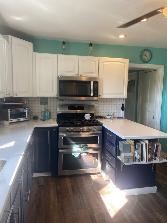 Building Photo - 167 Peacock Walk