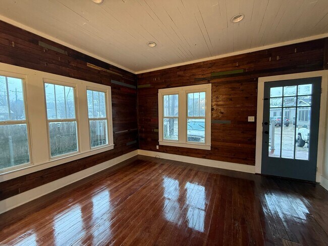 Foto del edificio - Home For Rent