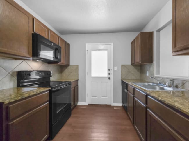 Building Photo - 4415 Brutus Ln