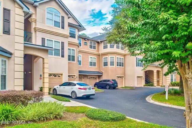 Building Photo - 13810 Sutton Park Dr N