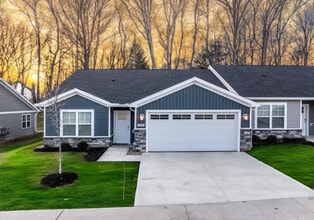 Building Photo - The Villas at Wyles Farms