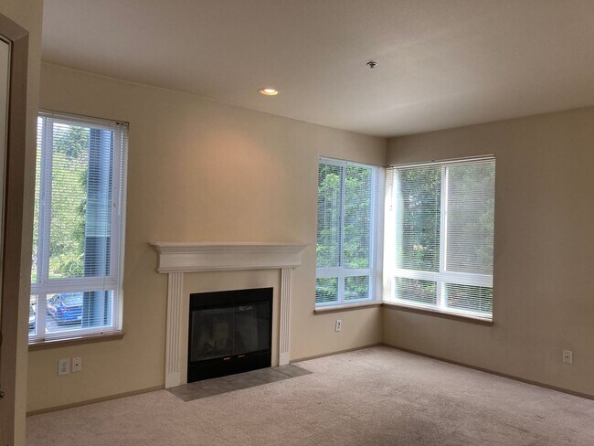Building Photo - Cambria Hills Condominium ~ Bothell