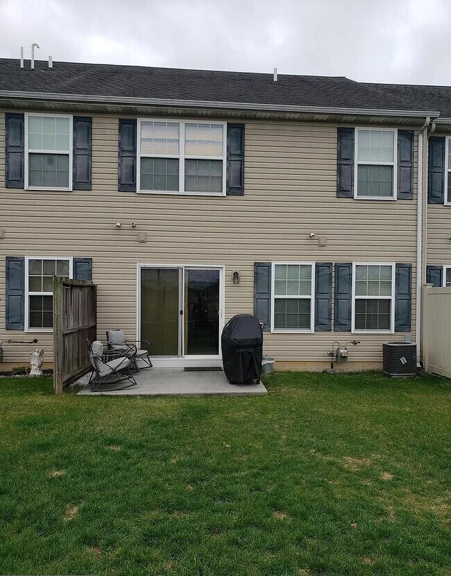 Foto del edificio - 428 Eisenhower Dr