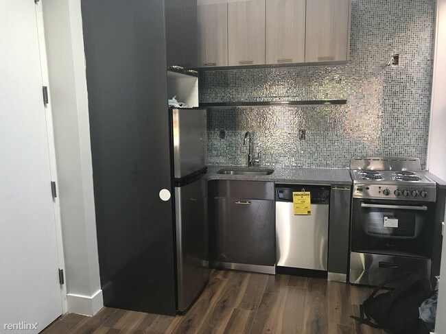 Foto del edificio - 408 Utica Ave