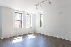 Building Photo - 939 W Winona St