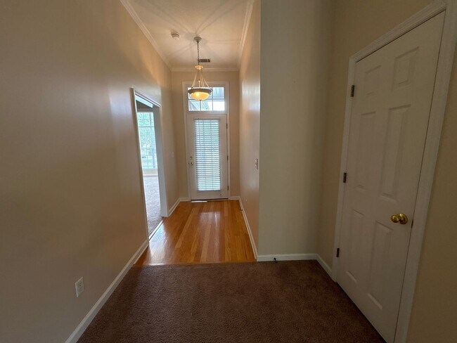 Foto del edificio - 217 Village Pkwy