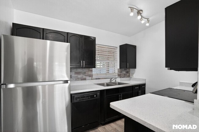 Foto del edificio - 441 E 5th St