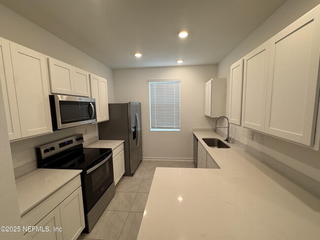 Foto del edificio - 109 Montellano Rd