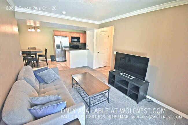 Foto del edificio - 808 Cedar Pine Ct
