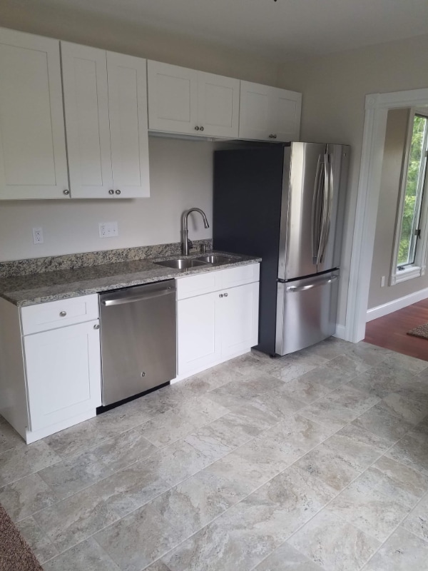 Building Photo - 127 Bartlett St