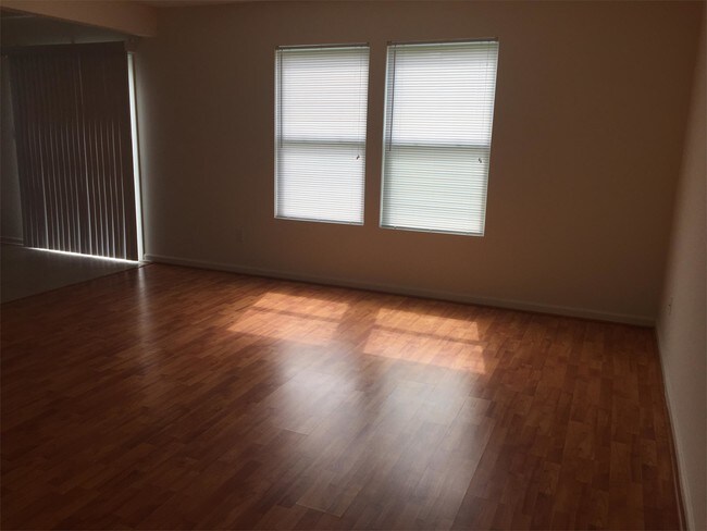 Foto del edificio - 4052 Lassen Ln