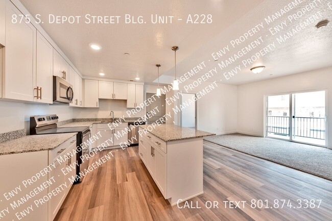 Building Photo - Brand New Beautiful Smart Home 3 Bed, 2 ba...