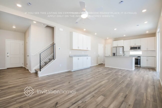 Building Photo - 3374 Pearwood Dr