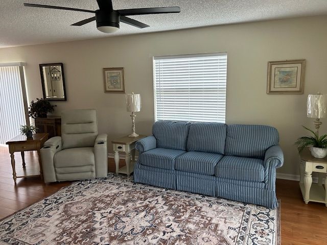 Building Photo - 1116 San Bernardo Rd