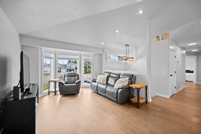 Foto del edificio - Gorgeous Liberty Lake 5 Bedroom Home!