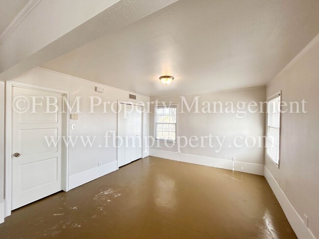 Foto del edificio - 2200 Country Club Rd