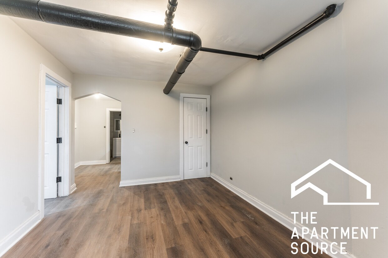 Foto principal - 4615 S Prairie Ave