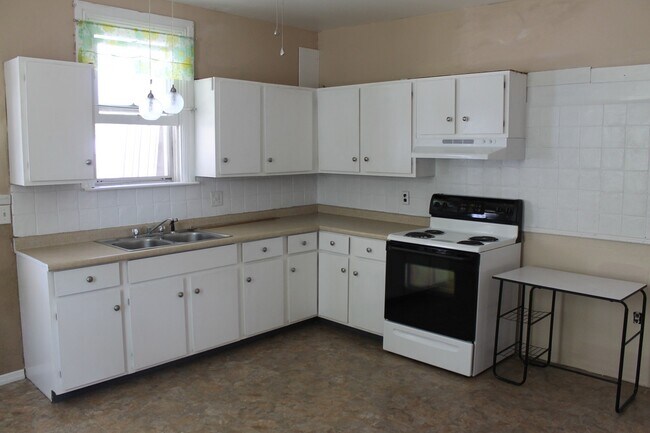 Foto del edificio - Spacious Single Family Home