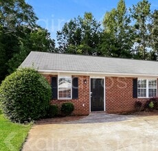 Building Photo - 208 Deer Pkwy